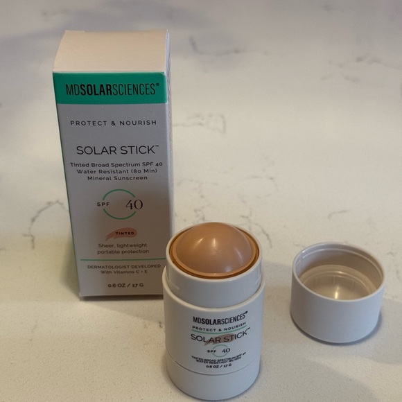 MDSolarSciences Tinted Solar Stick SPF 40 - 0.6oz - Picture 5 of 9